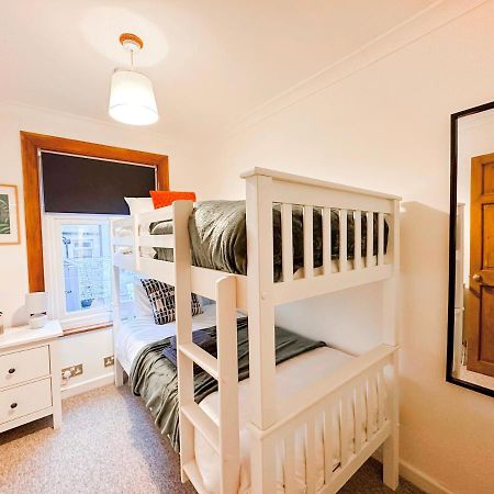 3 Bedroom Home Close To Town Centre With Wifi & Garden Royal Tunbridge Wells Kültér fotó