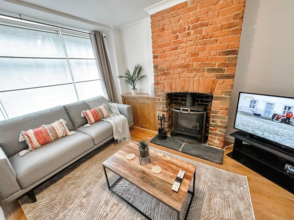 3 Bedroom Home Close To Town Centre With Wifi & Garden Royal Tunbridge Wells Kültér fotó