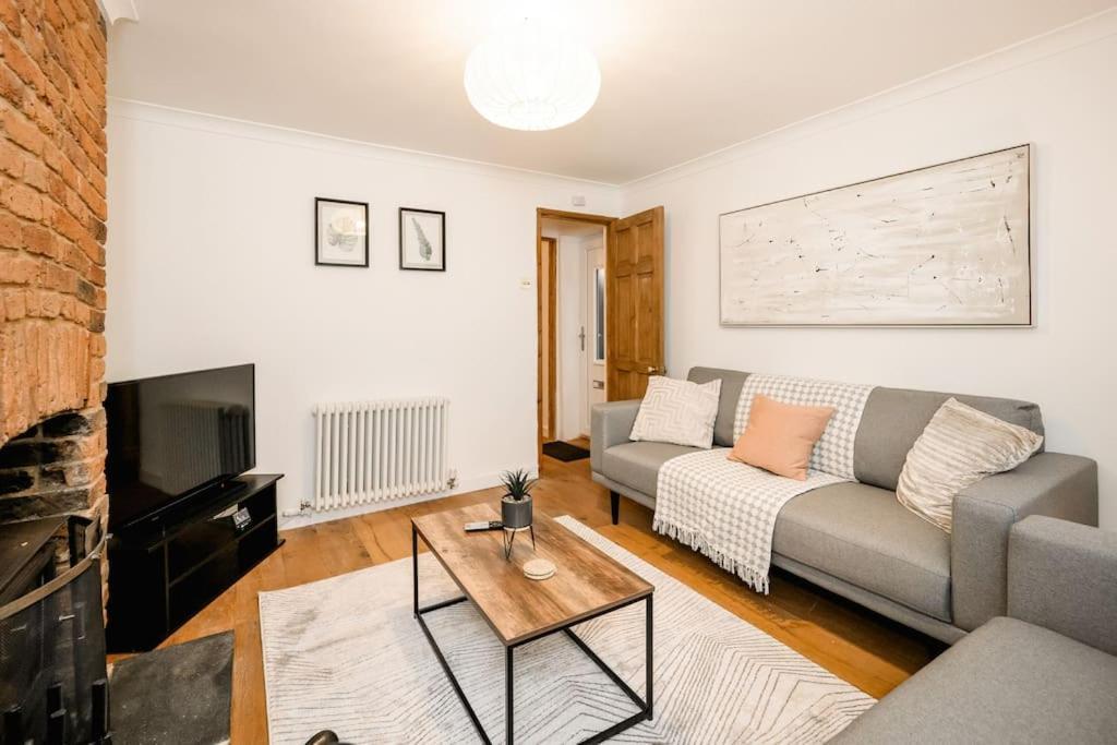3 Bedroom Home Close To Town Centre With Wifi & Garden Royal Tunbridge Wells Kültér fotó
