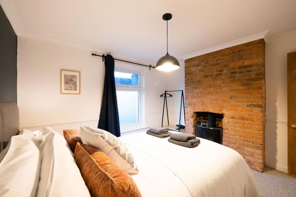 3 Bedroom Home Close To Town Centre With Wifi & Garden Royal Tunbridge Wells Kültér fotó
