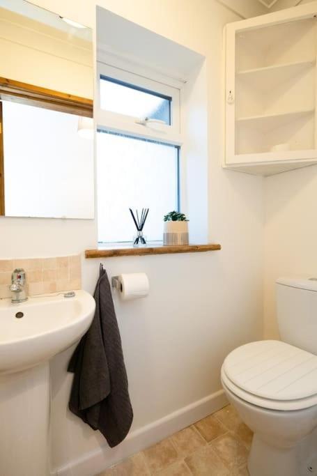 3 Bedroom Home Close To Town Centre With Wifi & Garden Royal Tunbridge Wells Kültér fotó