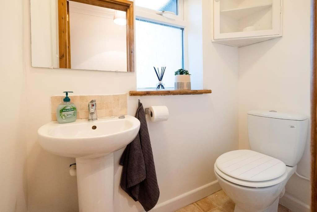 3 Bedroom Home Close To Town Centre With Wifi & Garden Royal Tunbridge Wells Kültér fotó