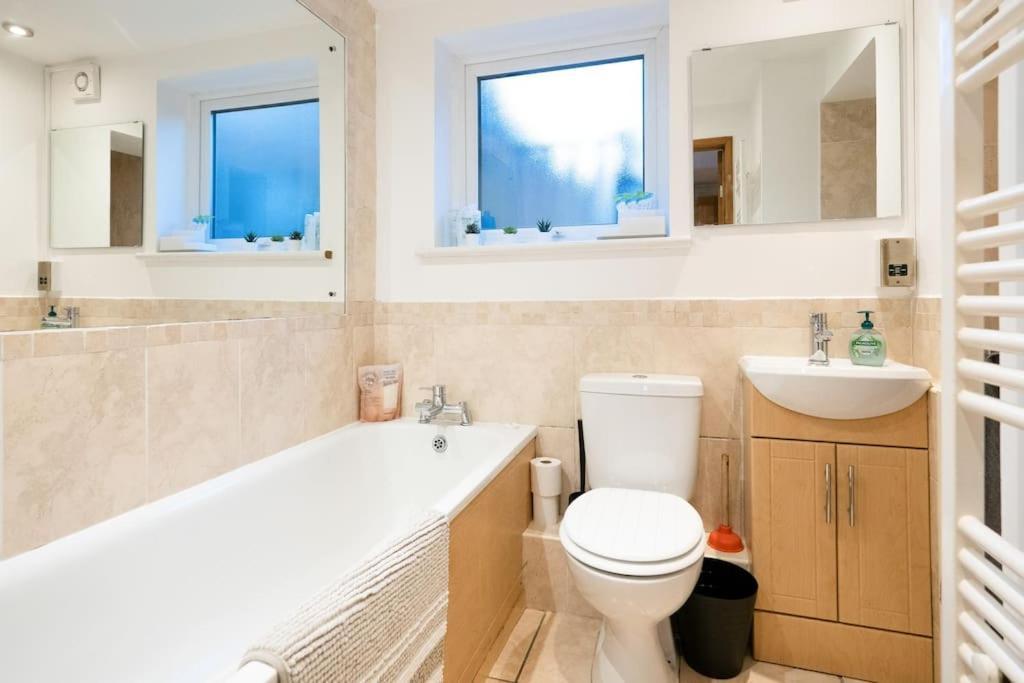 3 Bedroom Home Close To Town Centre With Wifi & Garden Royal Tunbridge Wells Kültér fotó